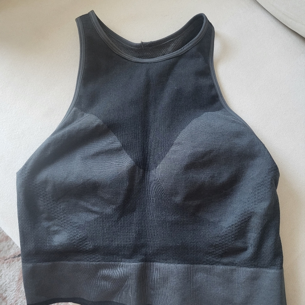 Lululemon workout top